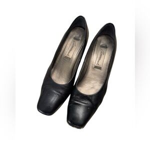 CARESSA Leather Vintage Square Toe Staple Shoes Heels Size 9